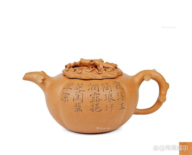 圆梨壶 ②清中期 诗句逸公款朱泥莲子壶 ③民国 淦普款段泥翻盖柿子壶